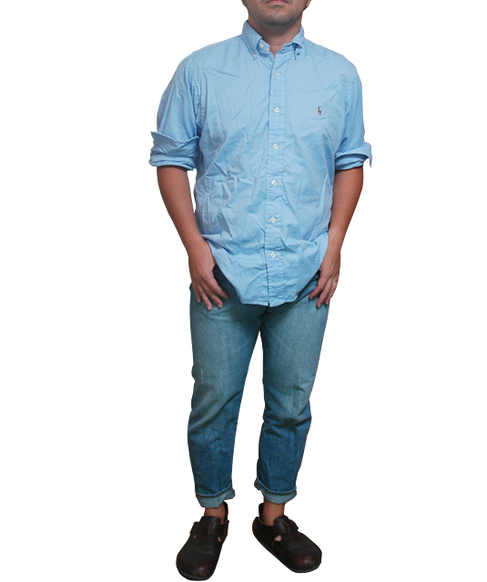 青シャツコーデ