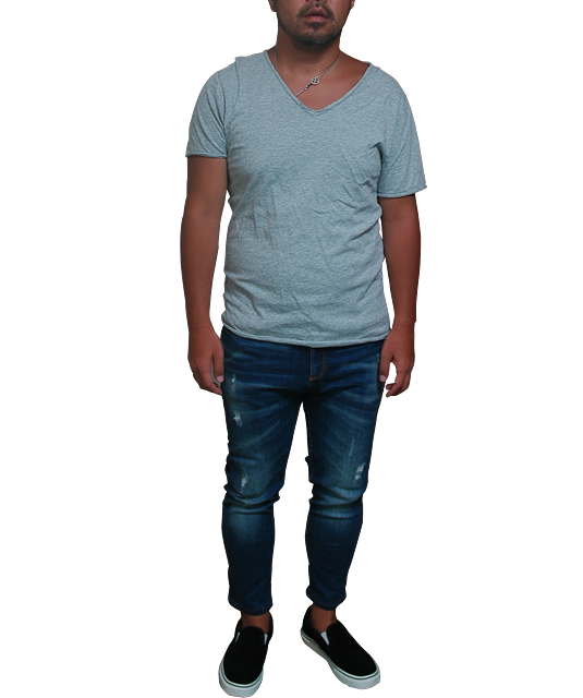 グレーシャツコーデ