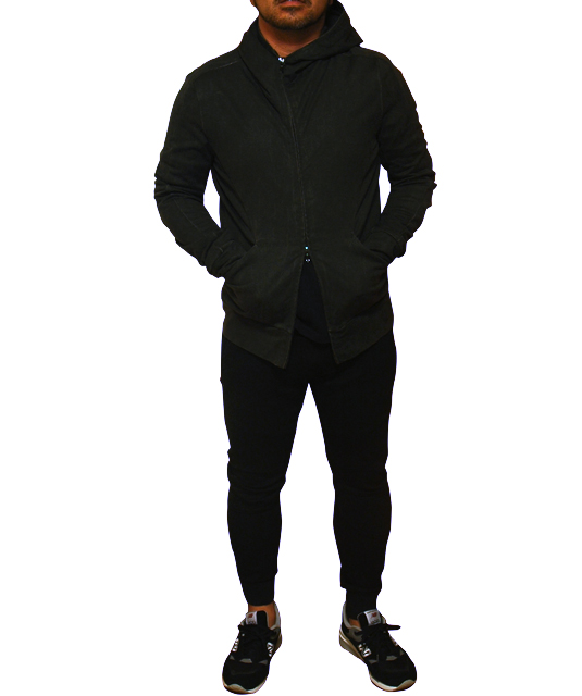 ATTACHMENTグレーパーカーコーデ