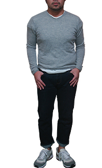 THREEDOTSニットコーデ